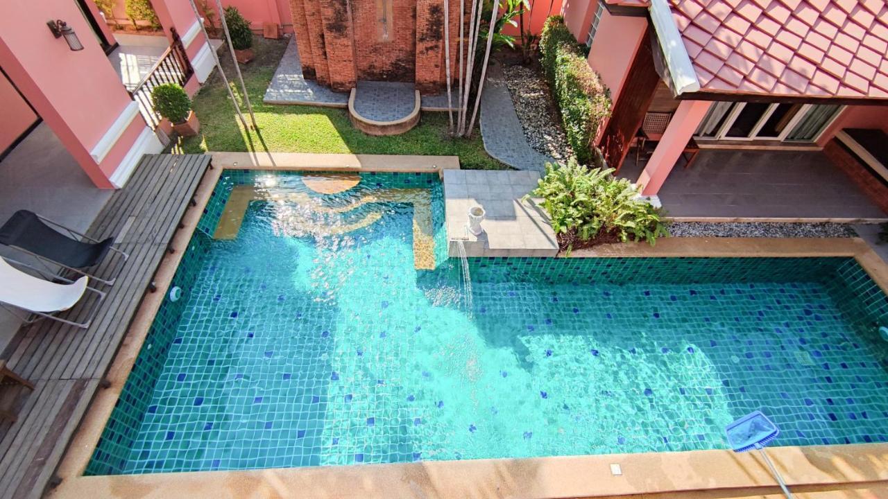 พระตำหนักวิลล่า 10 ห้องนอน พร้อมสระว่ายน้ำส่วนตัว Pattaya Esterno foto